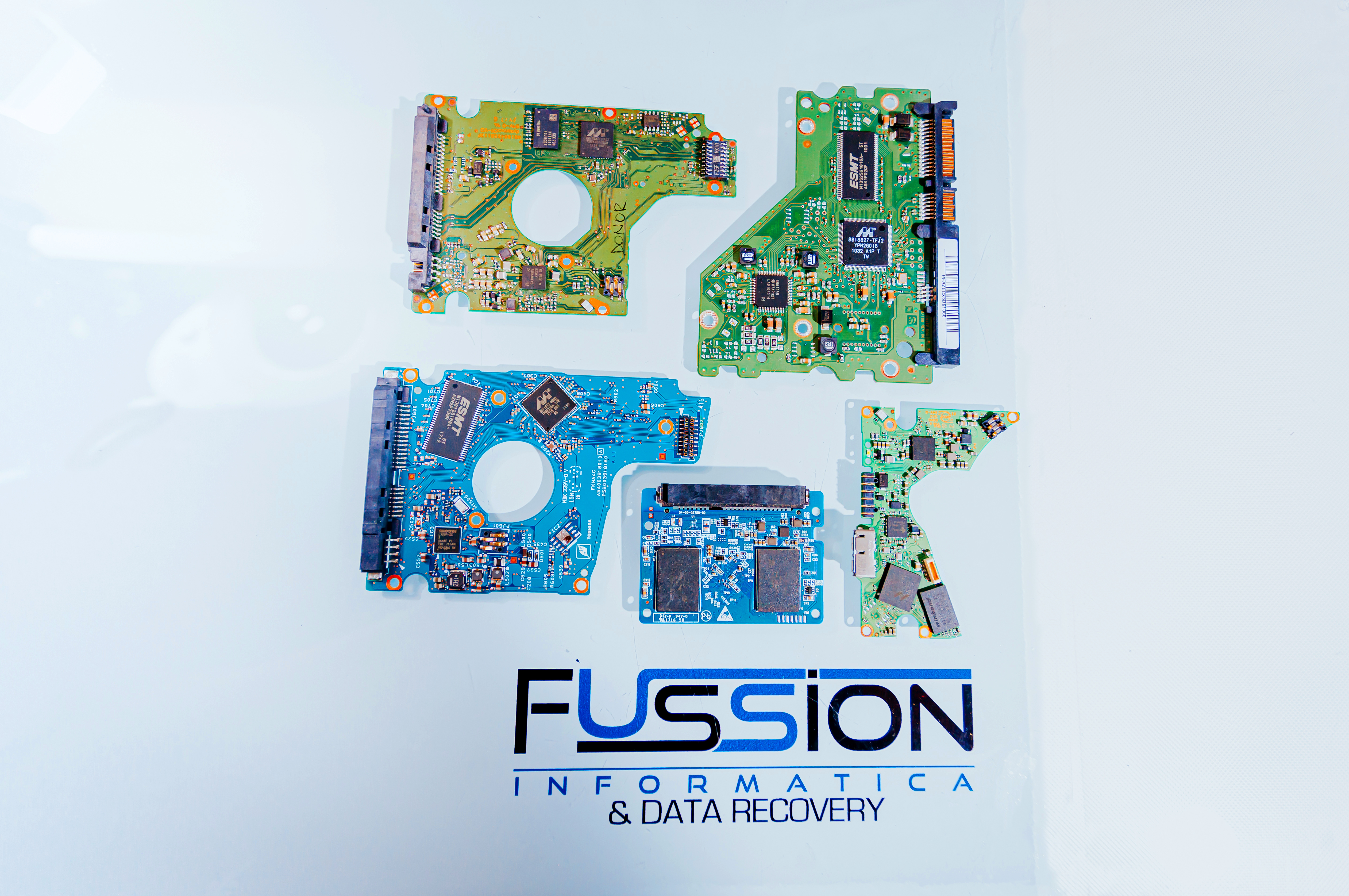 Componentes de almacenamiento flash en laboratorio