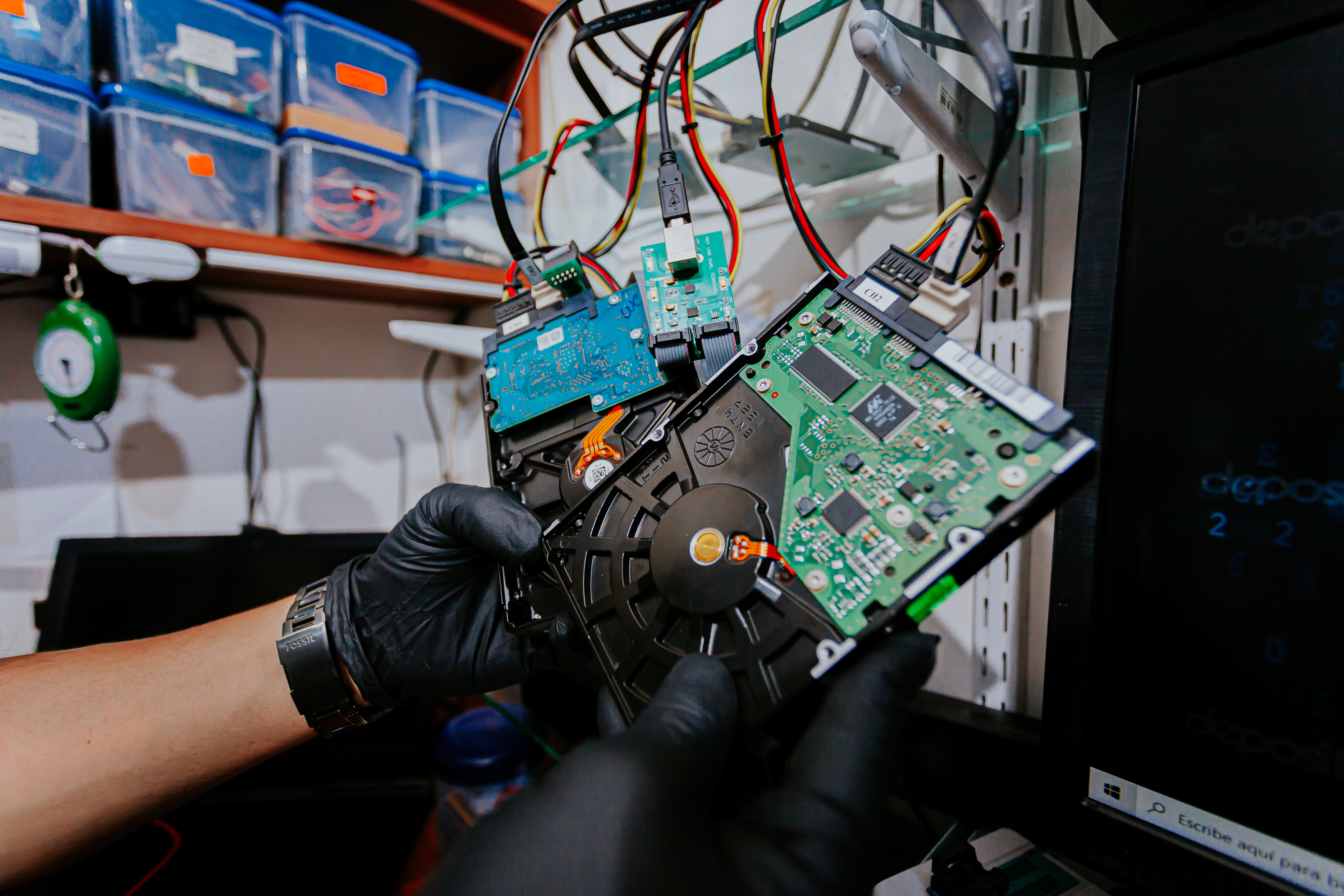Placa electrónica de laptop en reparación